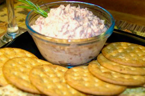 Croix Valley Garlic 'N Herb Smoked Salmon Spread